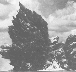 Submarine eruption of Myojin-sho Volcano, Izu Islands, Japan, on September 23, 1952.  SOURCE: U.S. Geological Survey
